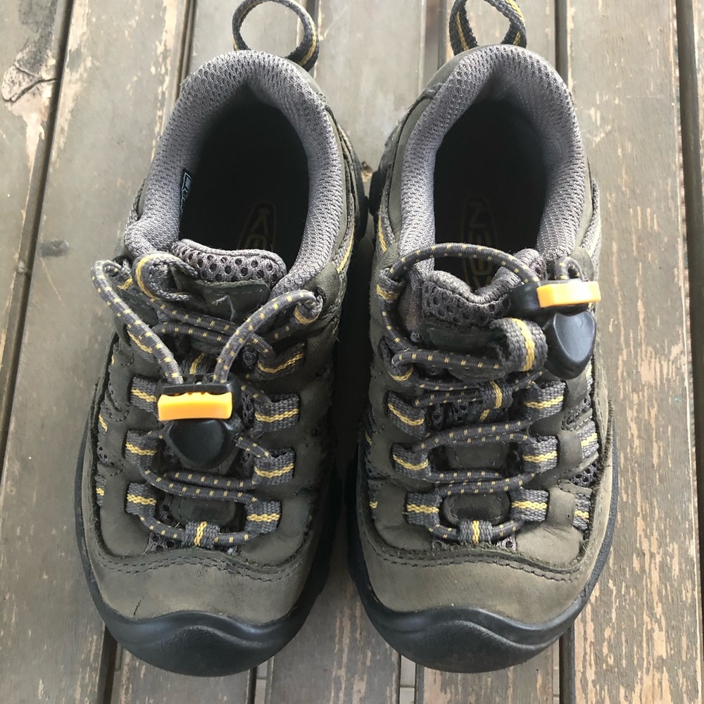 Boys Keen shoes
